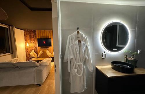 Pleyber-Christ Villa | Premium suite with jacuzzi 4 étoiles