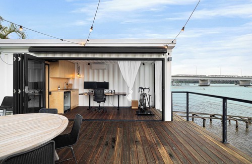 Sylvania House | Premium waterfront home with pool & water access