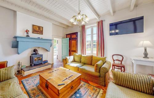 Castillonnes House | Presbytère De Pompiac