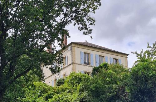 Marigny-sur-Yonne Bed & Breakfast | Presbytère