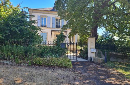 Marigny-sur-Yonne Bed & Breakfast | Presbytère