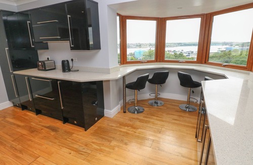 Pembroke Dock Cottage | Preseli Heights