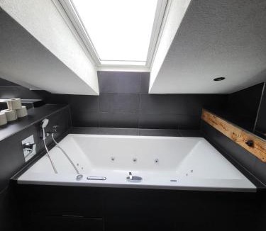 Sihlfeld Apartment | Presidental Suite Apartment by Livingdowntown