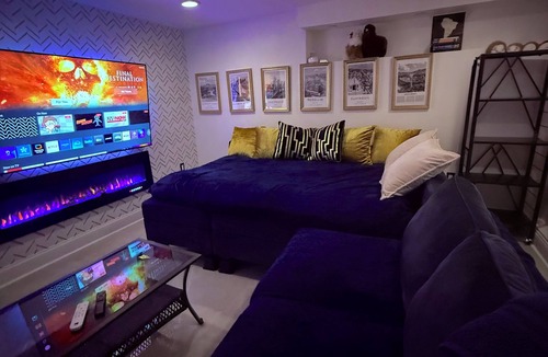 Paterson Apartment | Presidential Suite Inspired Apt 35-mins from NYC