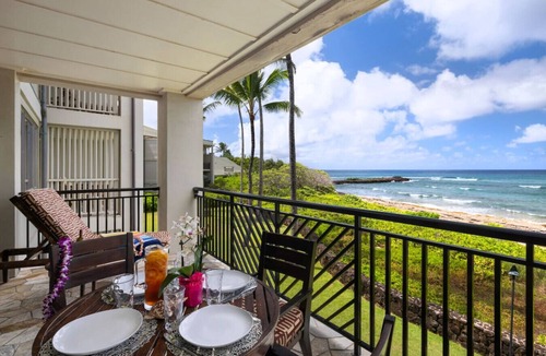 Kahuku Condo | Presidential Suite Luxury Beachfront Turtle Bay Ocean Villa Beach & pool