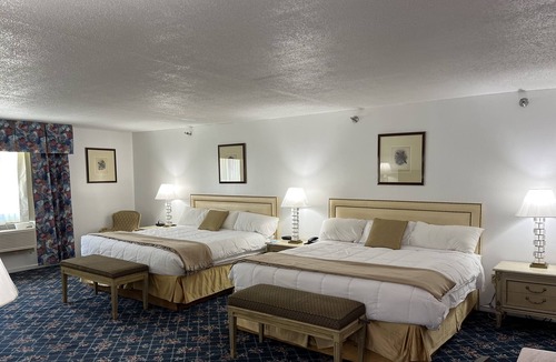 Presque Isle Hotel | Presque Isle Inn & Convention Center