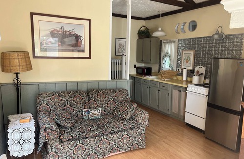 Oakland Bed & Breakfast | Pressey House Lakeside Bed & Breakfast