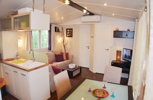 Saint-Privat-de-Champclos Cottage | Prestigious spacious cottage between Gard and Ardèche C07