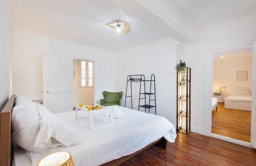 Meaux Apartment | Prestige Cathedral Renovated T3 Downtown
