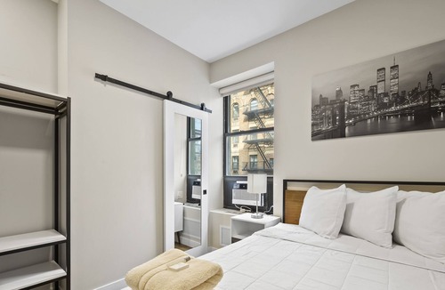 Manhattan Valley Apartment | Prestige Front View Room 2 Hotel 99