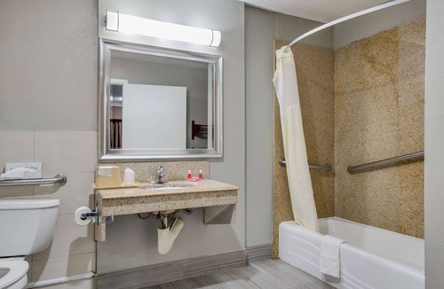 US 290 Hotel | Prestige Inn