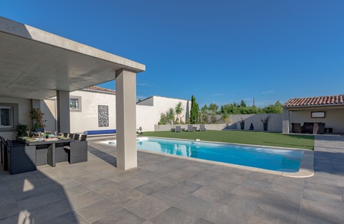 Plaissan Villa | Prestige villa la SERANNE 170 m2, 8 pers, with swimming pool (Occitanie)