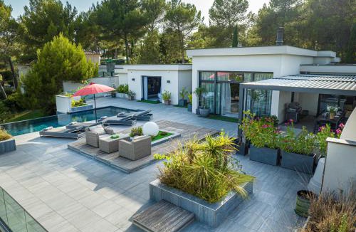 Saint-Gely-du-Fesc Villa | Prestigieuse Villa Spa 2 Piscines