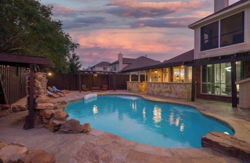 Sachse House | Prestigious 5BR/3.5B Home with Pool, Sauna, Game Room & Bar