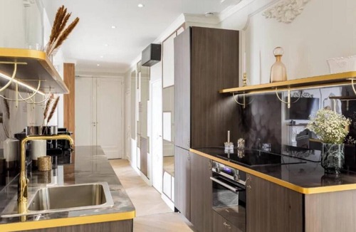 Faubourg-du-Roule Apartment | PRESTIGIOUS 7TH FLOOR LUXURY APARTMENT WITH BREATHTAKING EIFFEL VIEWS