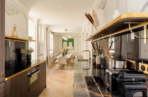 Faubourg-du-Roule Apartment | PRESTIGIOUS 7TH FLOOR LUXURY APARTMENT WITH BREATHTAKING EIFFEL VIEWS