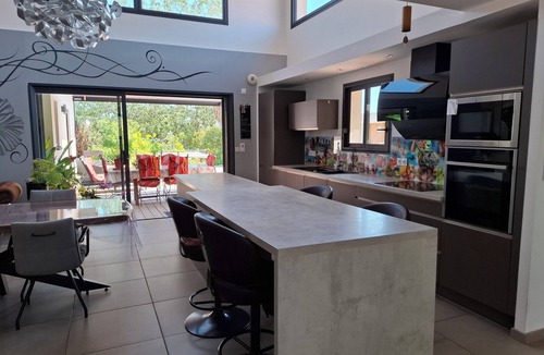 Saint-Hippolyte House | Prestigious contemporary villa with large swimming pool and shaded terrace