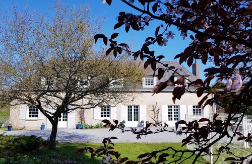 Val-du-Layon Cottage | PRESTIGIOUS COTTAGE WITH HEATED POOL, POOL TABLE AND GAMES ROOM