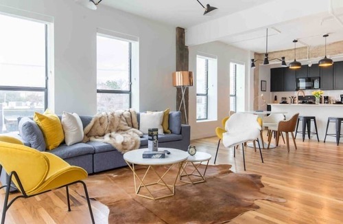 Turtle Creek Apartment | Prestigious Oak Lawn Loft With King Bed