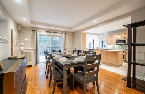 Rosedale House | Prestigious Rosedale Neighbourhood 4 BR Home