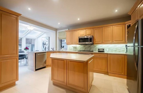 Rosedale House | Prestigious Rosedale Neighbourhood 4 BR Home