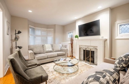 Rosedale House | Prestigious Rosedale Neighbourhood 4 BR Home