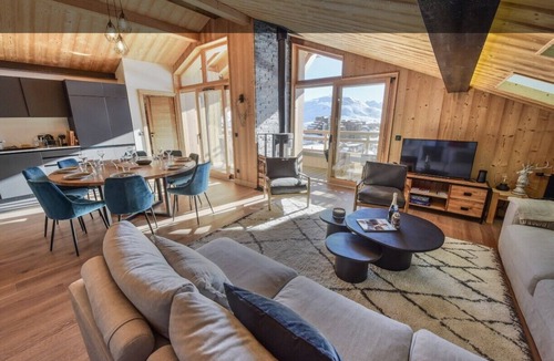 Cognet Apartment | Prestigious ski-in/ski-out apartment with panoramic view