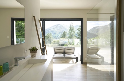 Sumene House | Prestigious villa with high-end services and exceptional panoramic view.