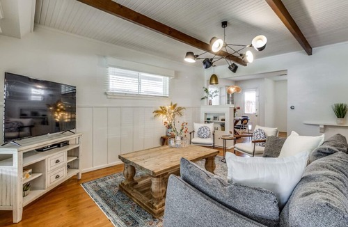 Preston Hollow House | Preston Hollow in between Home