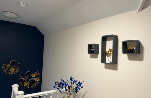 Yeovil House | PRESTON ROOM LET 8