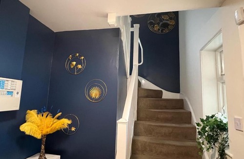 Yeovil House | PRESTON ROOM LET 8