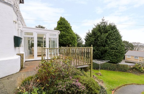 Bont Newydd Cottage | PRESWYLFA APARTMENT, pet friendly, with a garden in Caernarfon