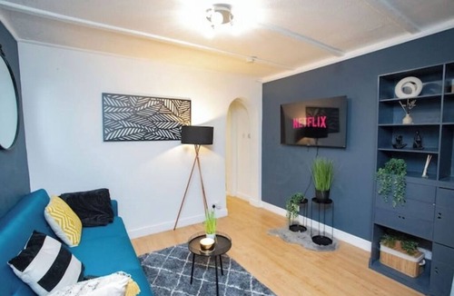 Gillingham House | Prettide Suite- 1 free parking