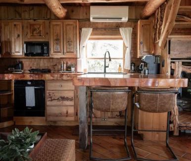 Seymour House | Prettiest Sunset Hideaway