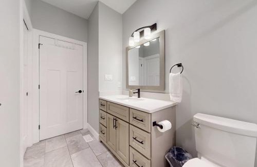 Central Huron House | Prettiest town's lake- Bungalow