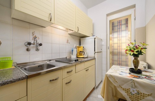 Gulici Apartment | Pretty Apartment With Balcony