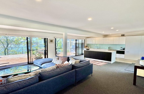 Pretty Beach Central Coast House | Pretty Beach Escape by HolidayCo.