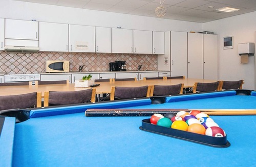 Aabenraa House | Pretty cabin in camping resort