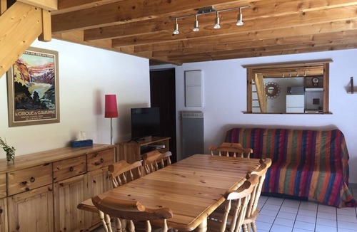 Luz-Saint-Sauveur House | Pretty Chalet with garden