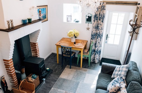Le Lindois House | Pretty characterful cottage with large garden in the heart of the countryside.