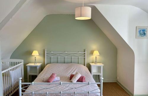 Tredrez-Locquemeau House | Pretty charming Breton cottage for 4 people