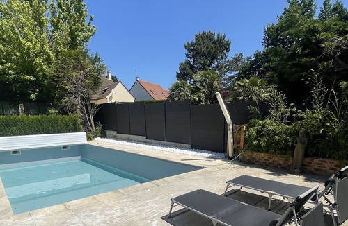 Dammartin-en-Goele Villa | Pretty chimney house