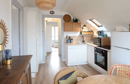Les Lilas Apartment | Pretty Cocoon For 4 Near Mairie Des Lilas