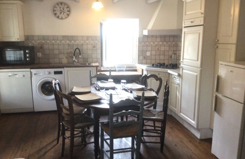 Burlats House | Pretty country house