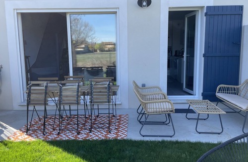 Entraigues-sur-la-Sorgue Villa | Pretty house with garden - Le Clos Du Moulin 2