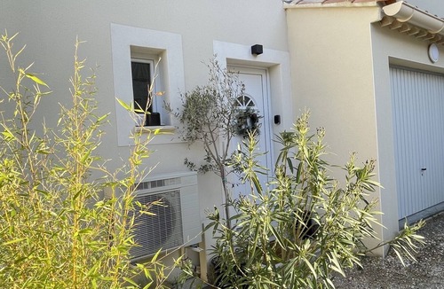 Entraigues-sur-la-Sorgue Villa | Pretty house with garden - Le Clos Du Moulin 2