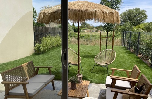 Entraigues-sur-la-Sorgue Villa | Pretty house with garden - Le Clos Du Moulin 3
