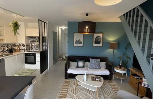 Entraigues-sur-la-Sorgue Villa | Pretty house with garden - Le Clos Du Moulin 1