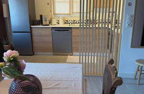 Entraigues-sur-la-Sorgue Villa | Pretty house with garden - Le Clos Du Moulin 4