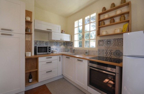 Mornas House | Pretty holiday home in the middle of a pine forest with fully enclosed garden.